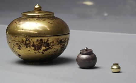 最古級　金銀銅の舎利容器